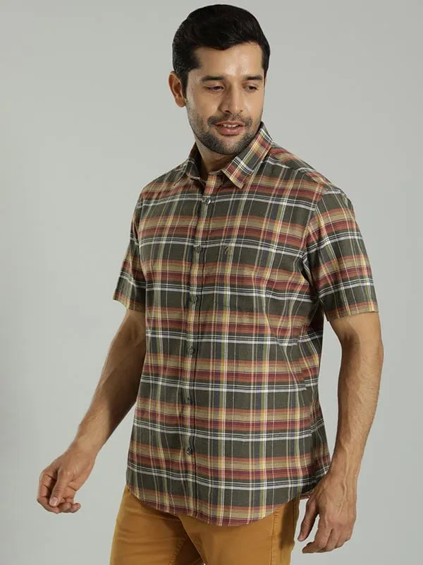 Men Checked Half Sleeve Cotton Shirt