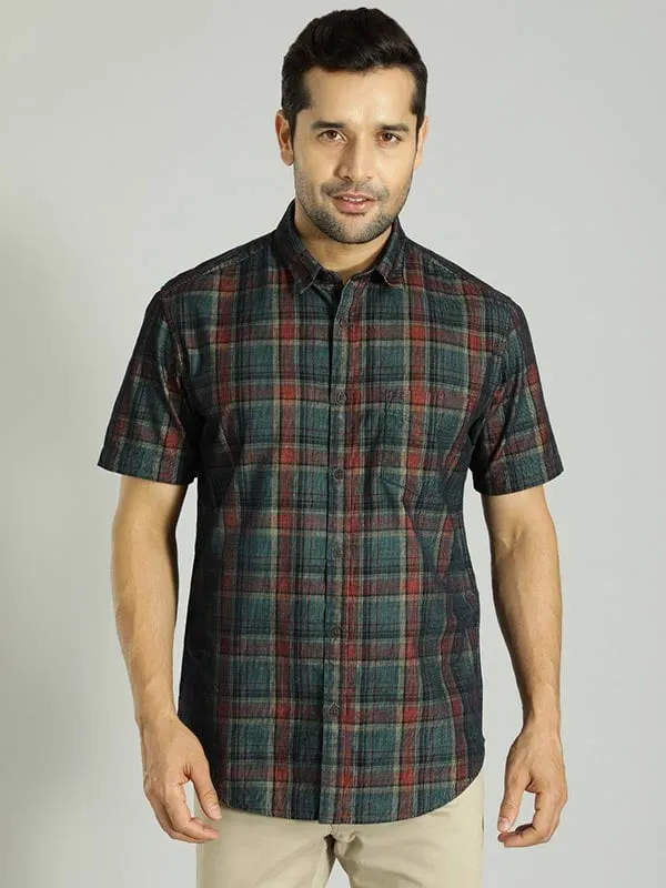 Men Checked Half Sleeve Cotton Shirt