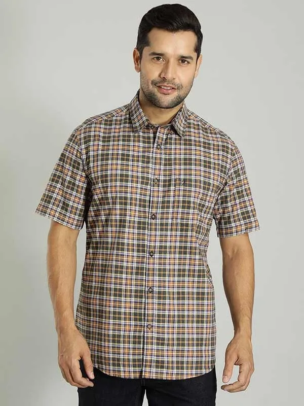 Men Checked Half Sleeve Cotton Shirt