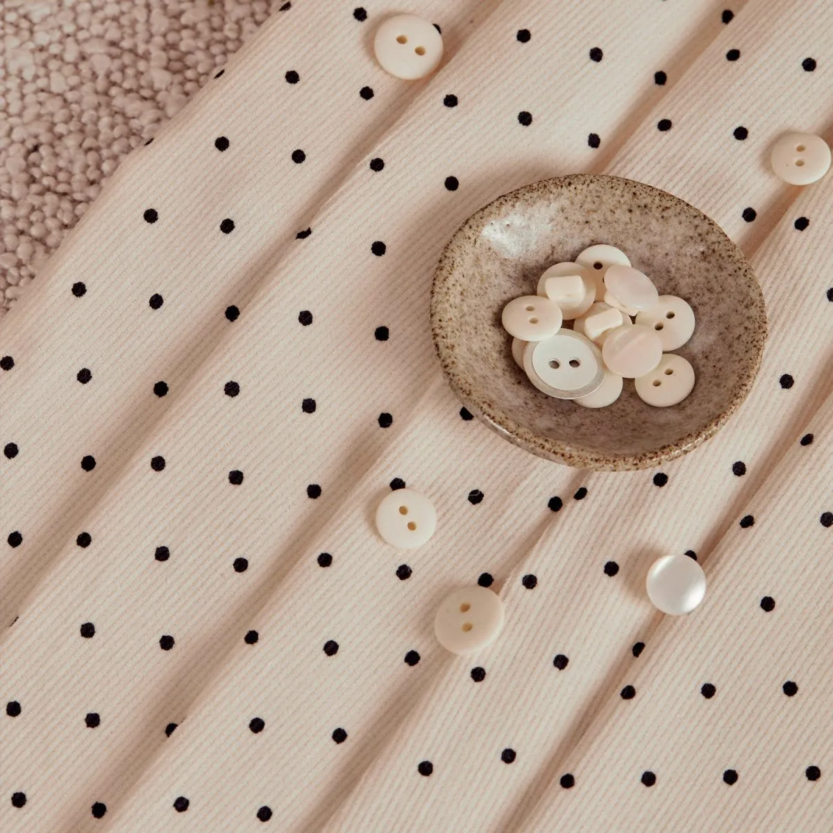 Polka Dot Fine Cord off-white (Corduroy)