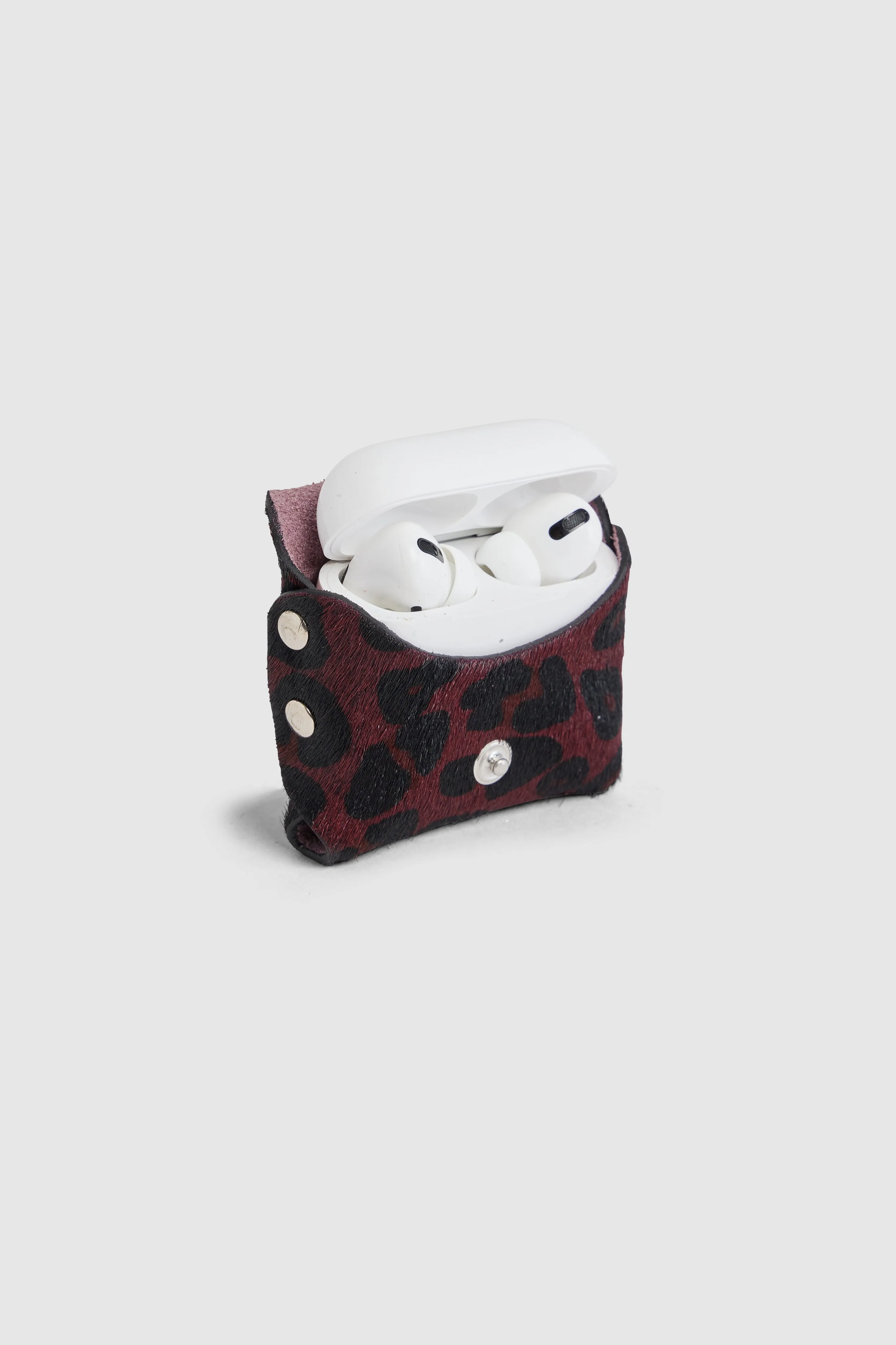 The Minis - Pro Airpods case in burgundy Leopard printed leather